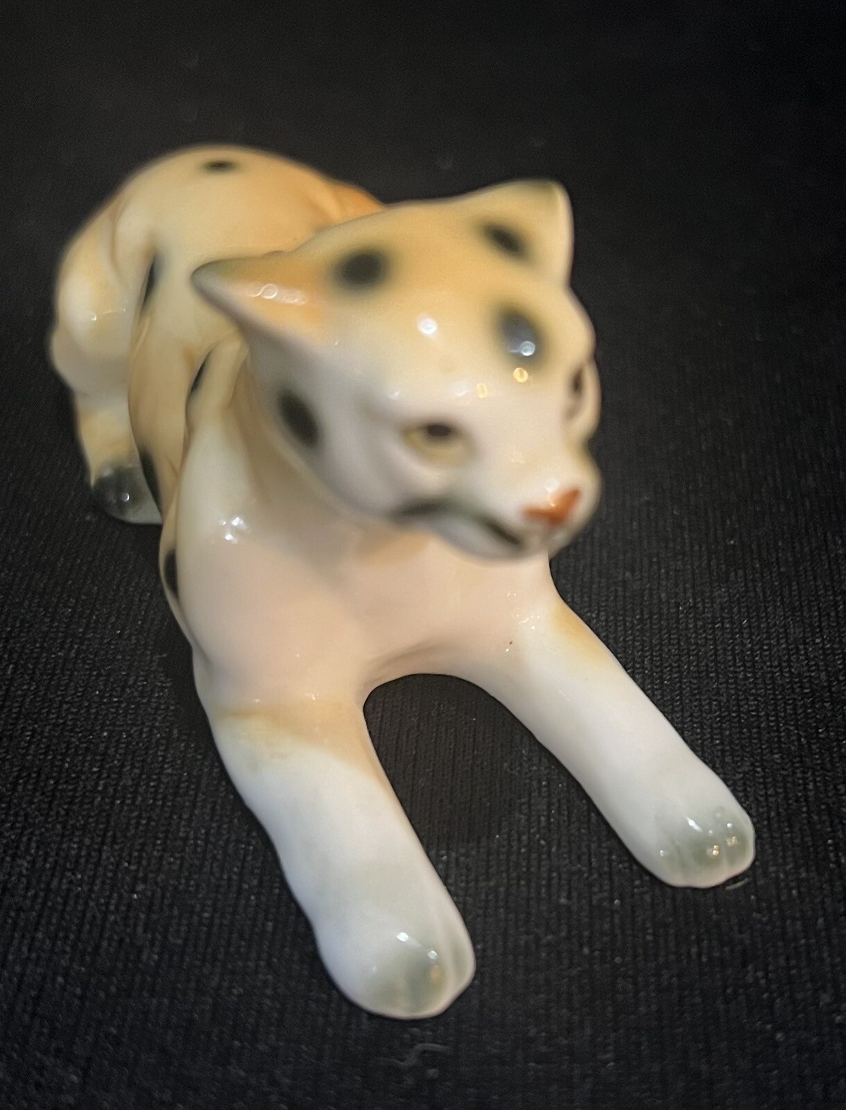 Vintage Bone China From Taiwan Cheetah Ornament. Great Condition.