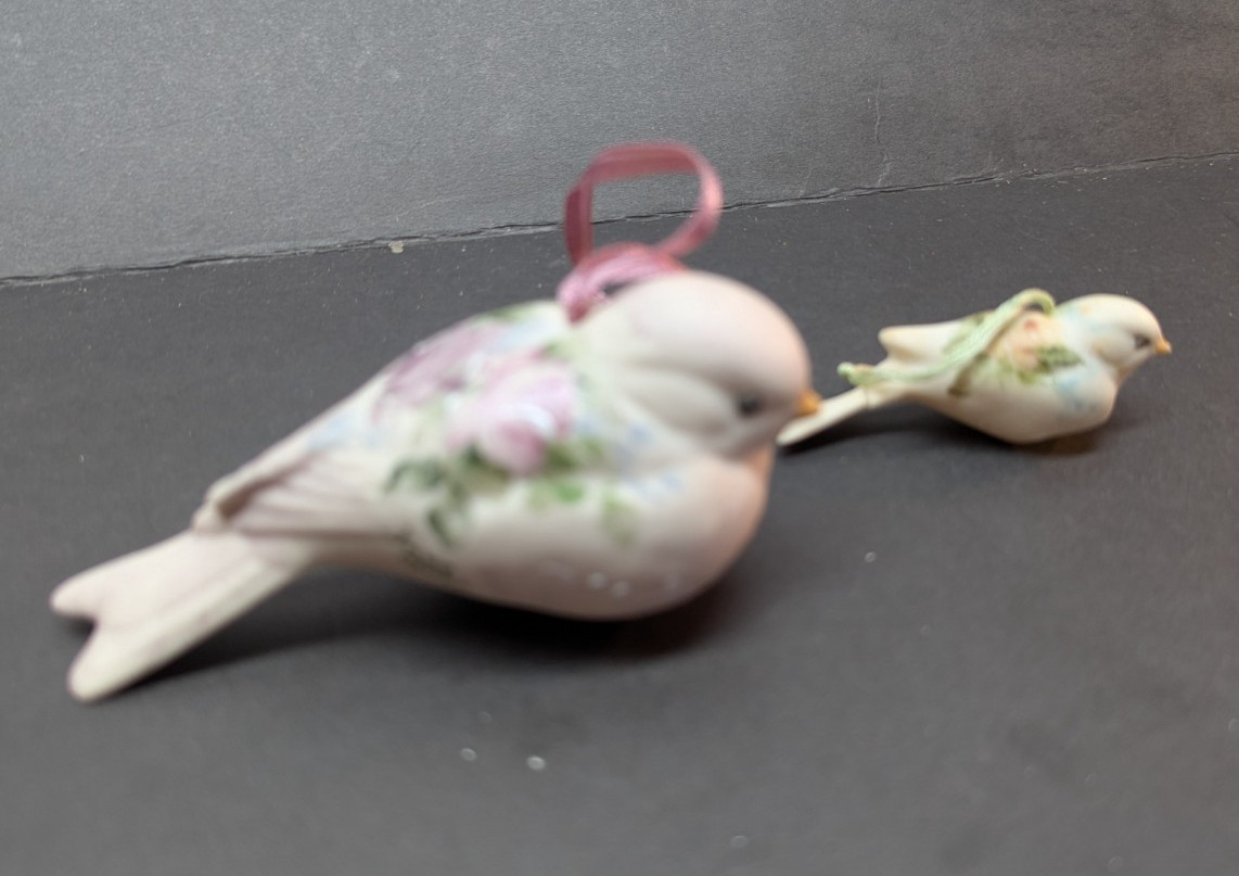 Hanging Birds Ceramic Flower Garden Bird Figurine 2 Pieces Small & Medium Decor