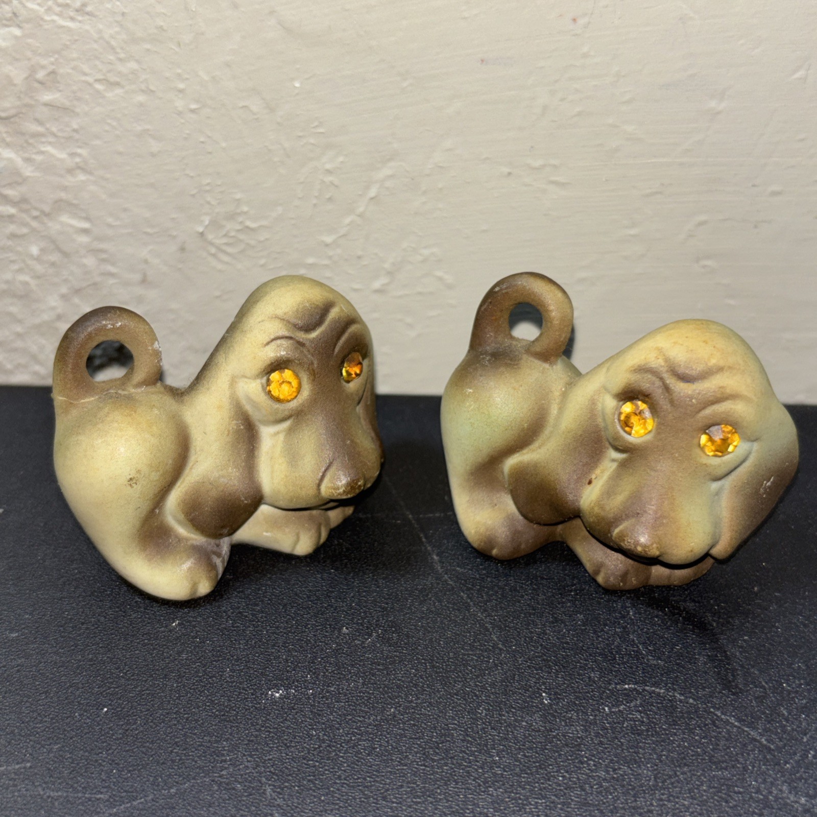 2 Vtg Bloodhound Dogs with Jeweled Eyes Mini Figurine USA 2″