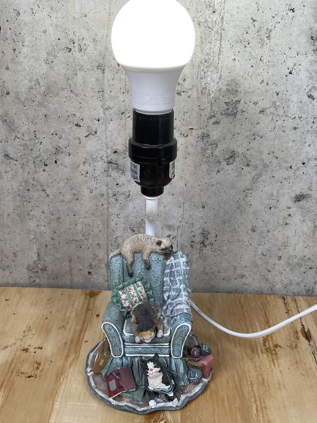 Vintage Mischievous Cat Table Lamp playing/laying on chair Resin