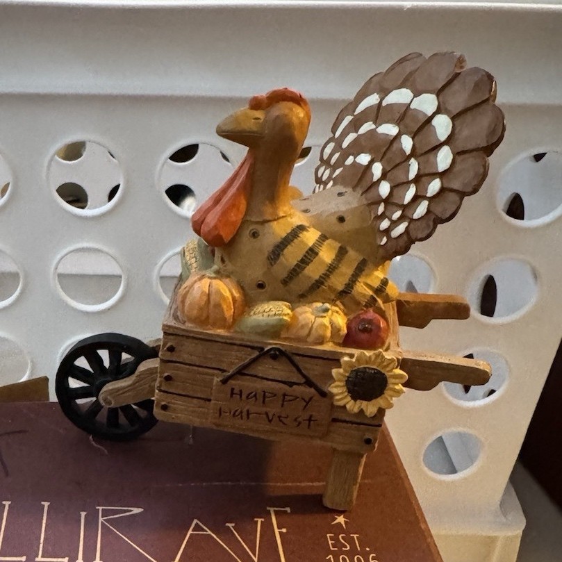 Williraye Turkey Harvest Figurine on Cart, Resin Multicolor w/ Box, 1 Pack