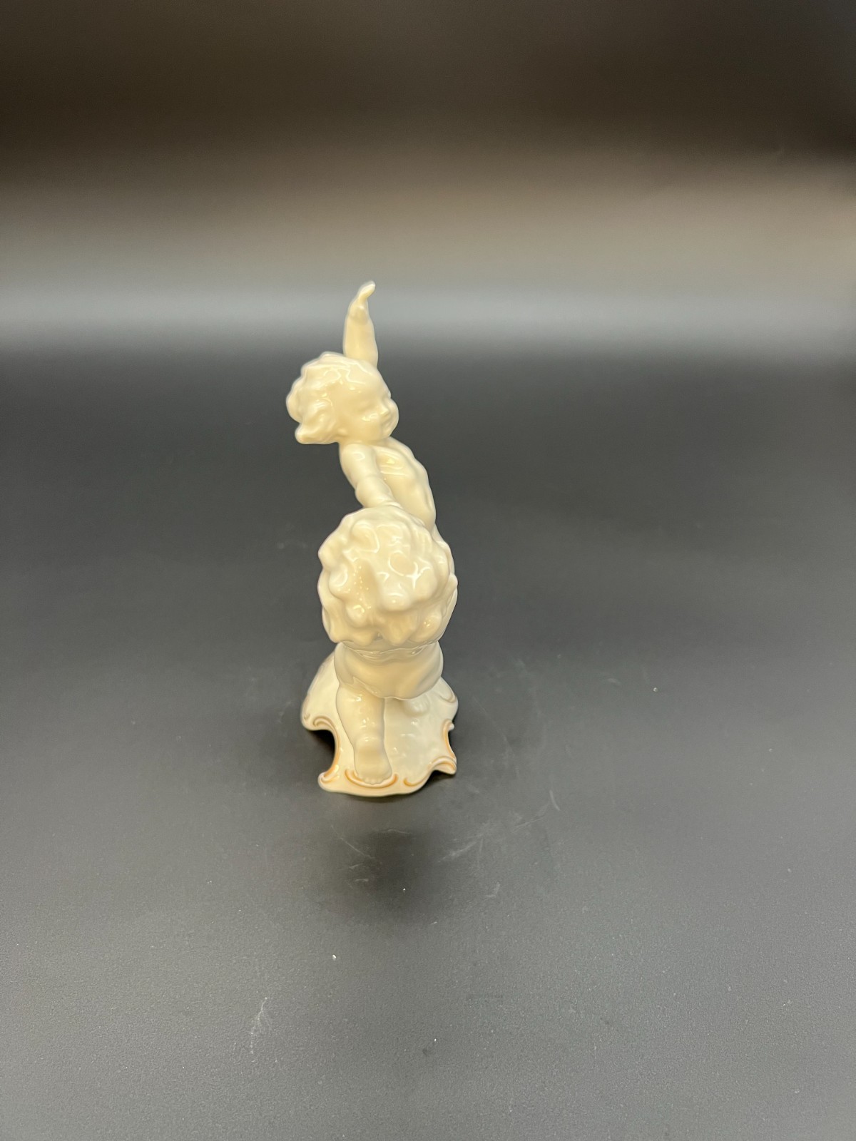 Hutschenreuther Porcelain Two Dancing Cherubs Figurine Designed By Karl Tutter