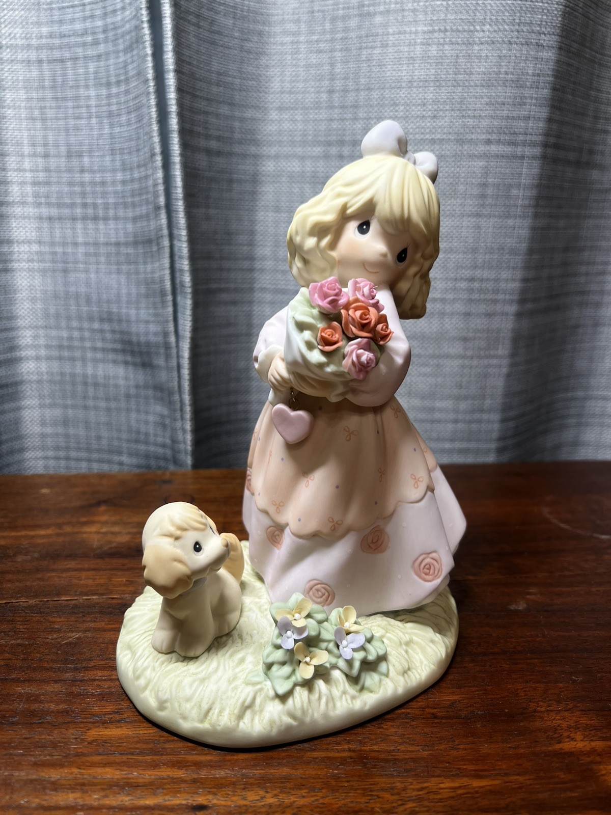 Precious Moments “Blooming In God’s Love”4001245 Floral Bouquet Girl Dog No Box