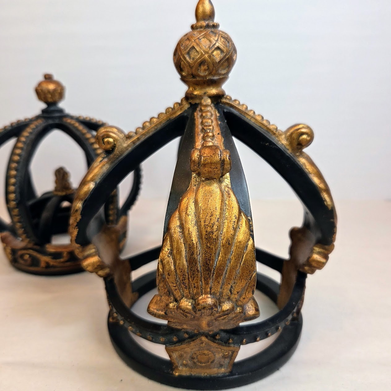 Sterling Industries Set of 2 King Queen Crown Statues Table Decor Black Gold