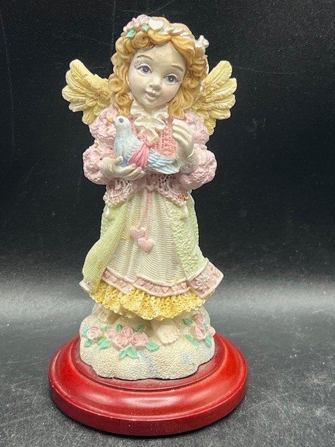 98′ House of Lloyd Christmas Angel Girl Dove Pink Pastels Statute Figurine 6.5″