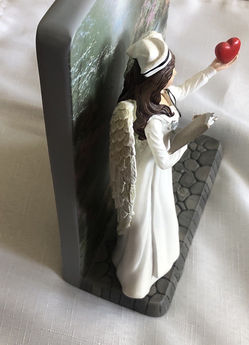 Thomas Kinkade The Nurse’s Prayer Angel Figurine / Statue #3177 8x6x3