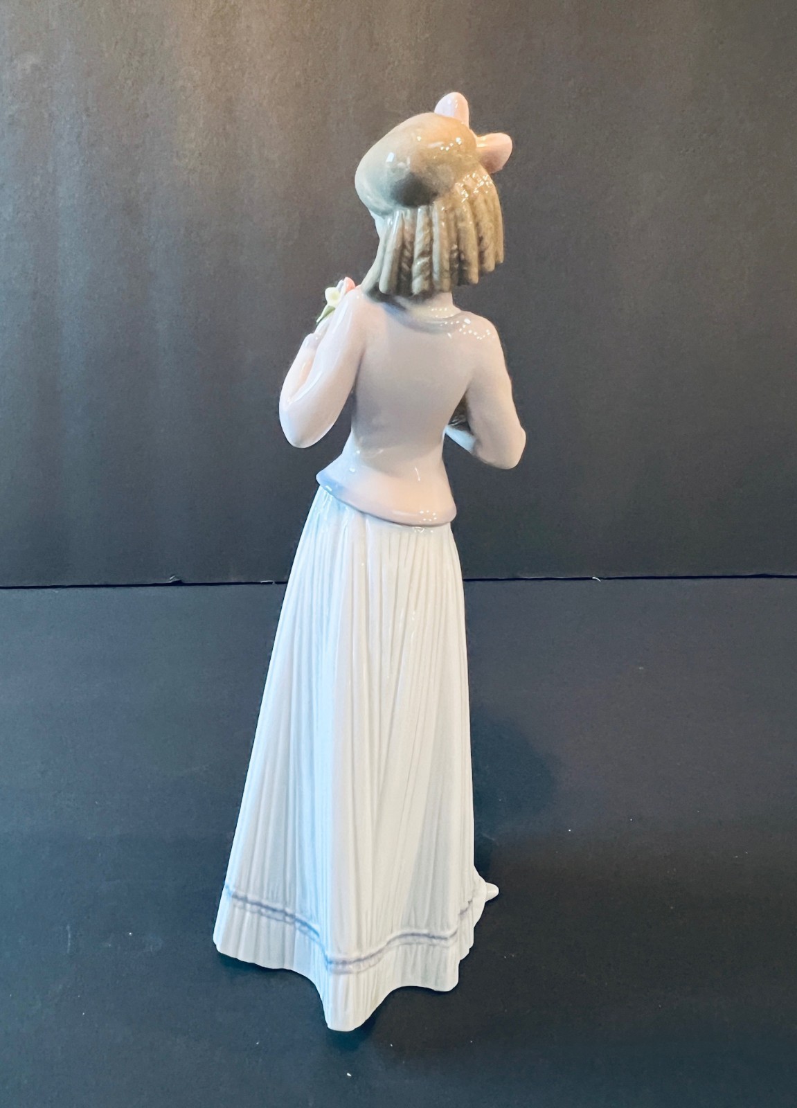 LLADRO “Innocence In Bloom” #7644- RETIRED Excellent Condition, Original Box