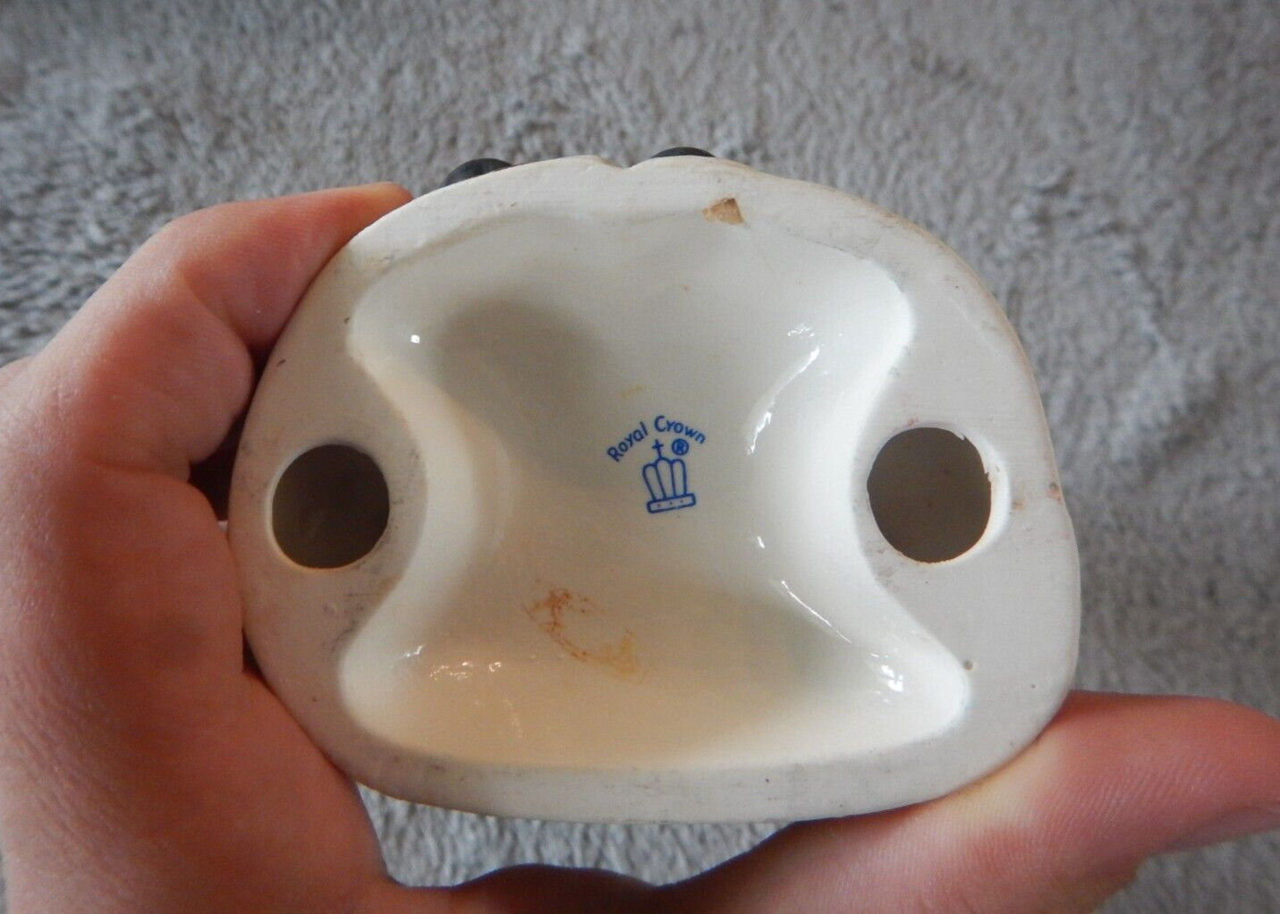 Royal Crown 6.5″ Ceramic Figurine – Little Artist