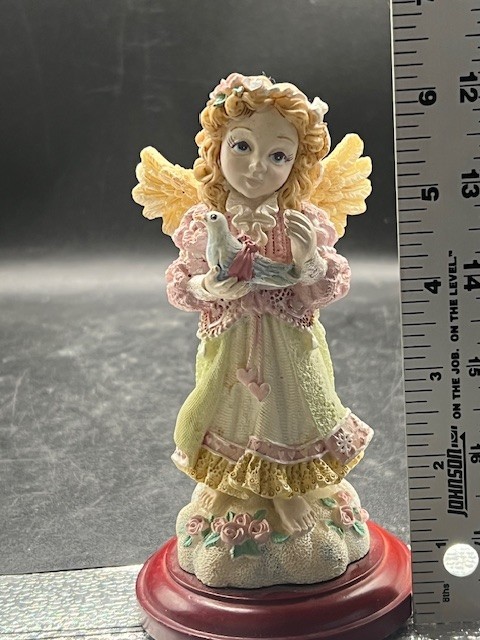 98′ House of Lloyd Christmas Angel Girl Dove Pink Pastels Statute Figurine 6.5″
