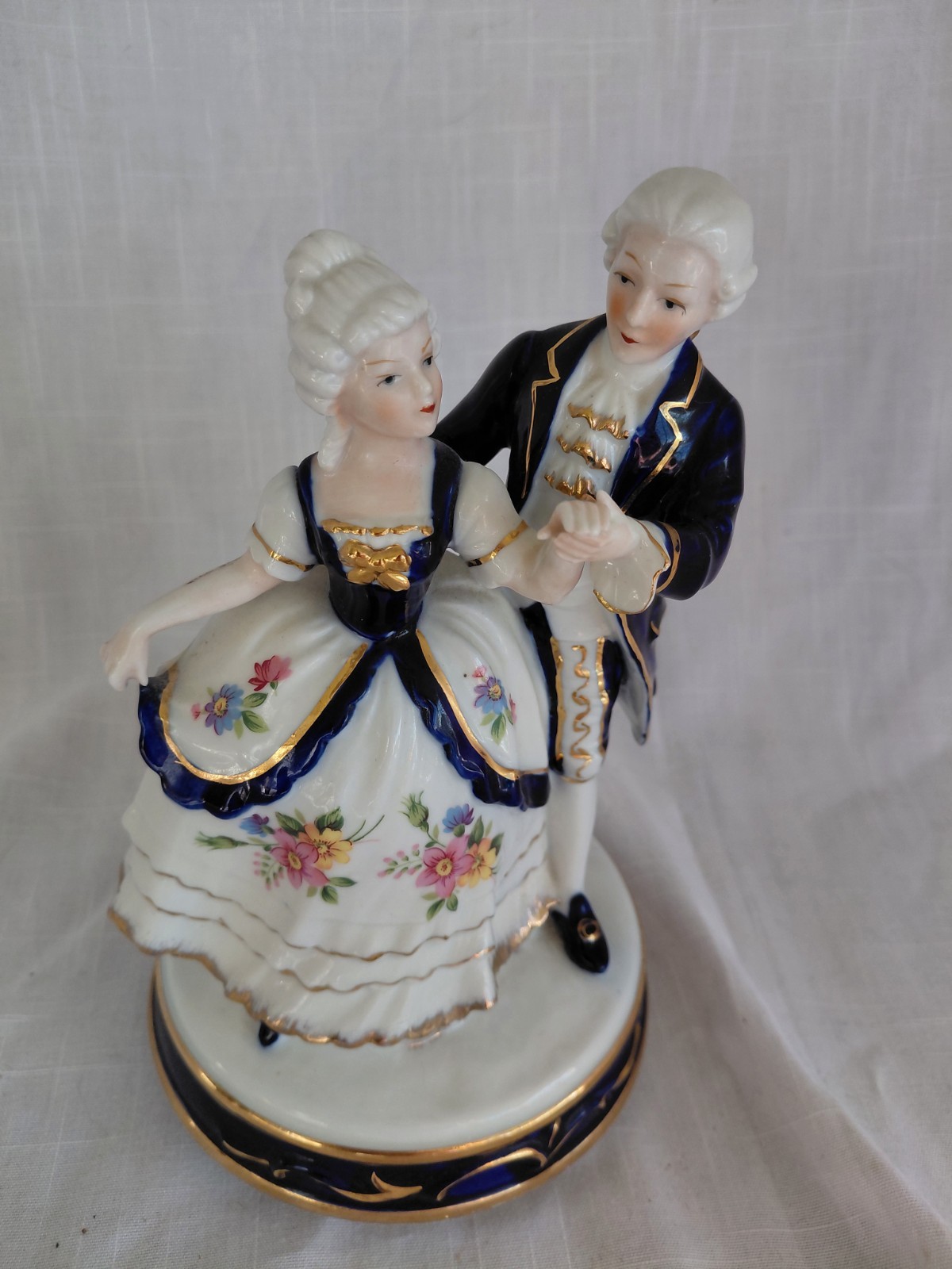 Vtg Porcelain Kato Kogei Victorian Dancing Couple Waltz Rotating Music Box 360°