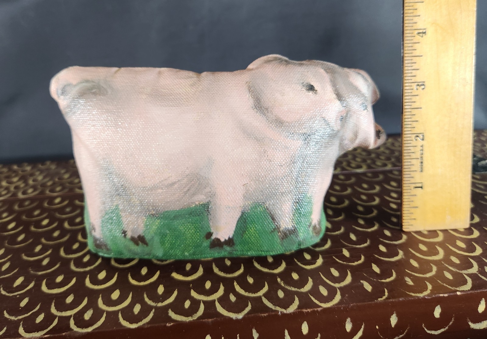 Folk Art Noah’ Ark Handmade Oil Cloth Animals w/ Painted ‘Ark’ Storage Box DS29