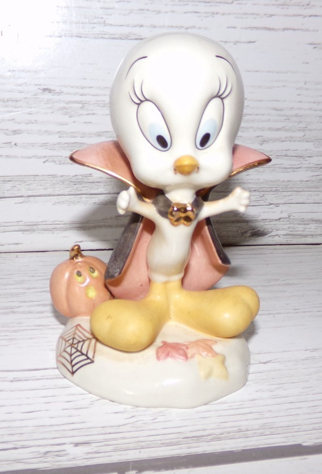 VTG Lenox Spooky Tweety Bird Dracula Halloween Figurine Looney Tunes Pumpkin