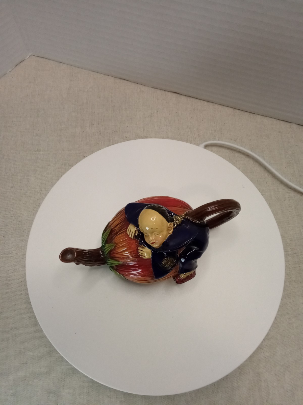 NINI “CHINA DOLL” TEAPOT HAND PAINTED MINIATURE RESIN ITEM #6-44
