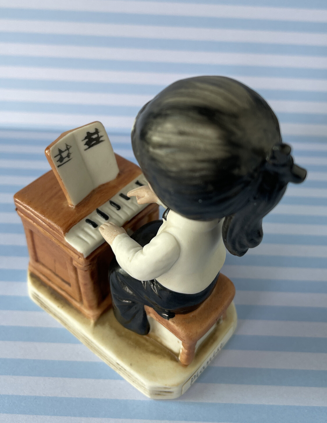Vintage 1977 “Fran Mar Moppets” PIANIST Gorham – Girl Figurine Playing Piano