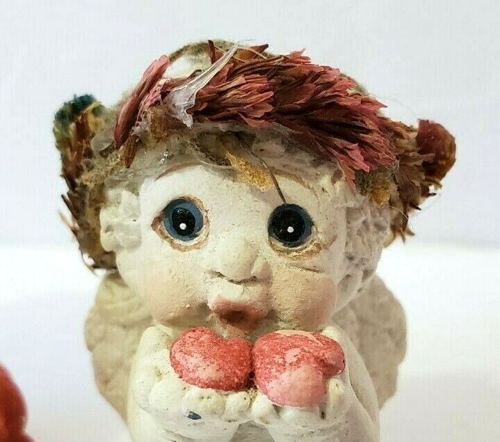 Dreamsicles Cherub Figurine Mini 1.75″ tall Sitting Hearts In Hands 1995 Kristin