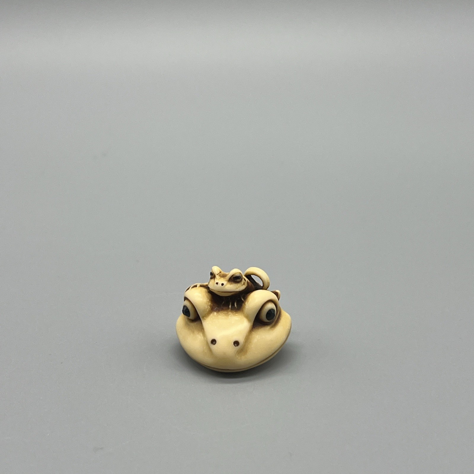 Adam Binder Editions Figurine Limited ABE Netsuke Frog Mask 140/?