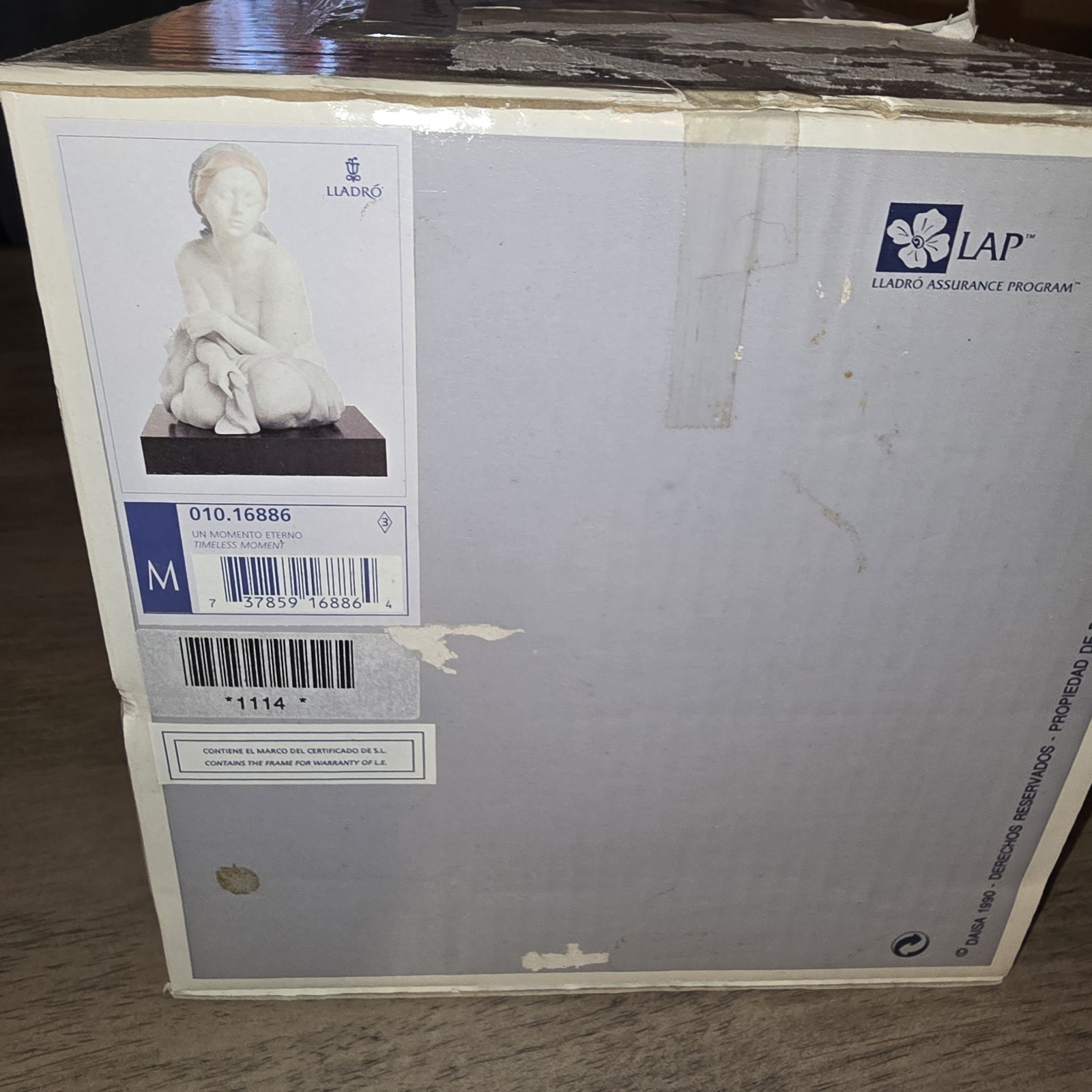 LLADRO – A TIMELESS MOMENT -RETIRED 2004 Porcelain Figurine