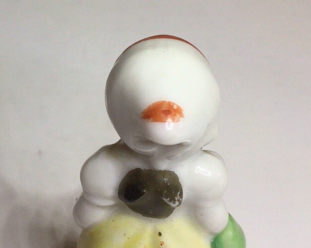 Miniature Made In Japan Girl Wearing Bonnet Holding Bag Figurine 2 3/8 Inch Vtg