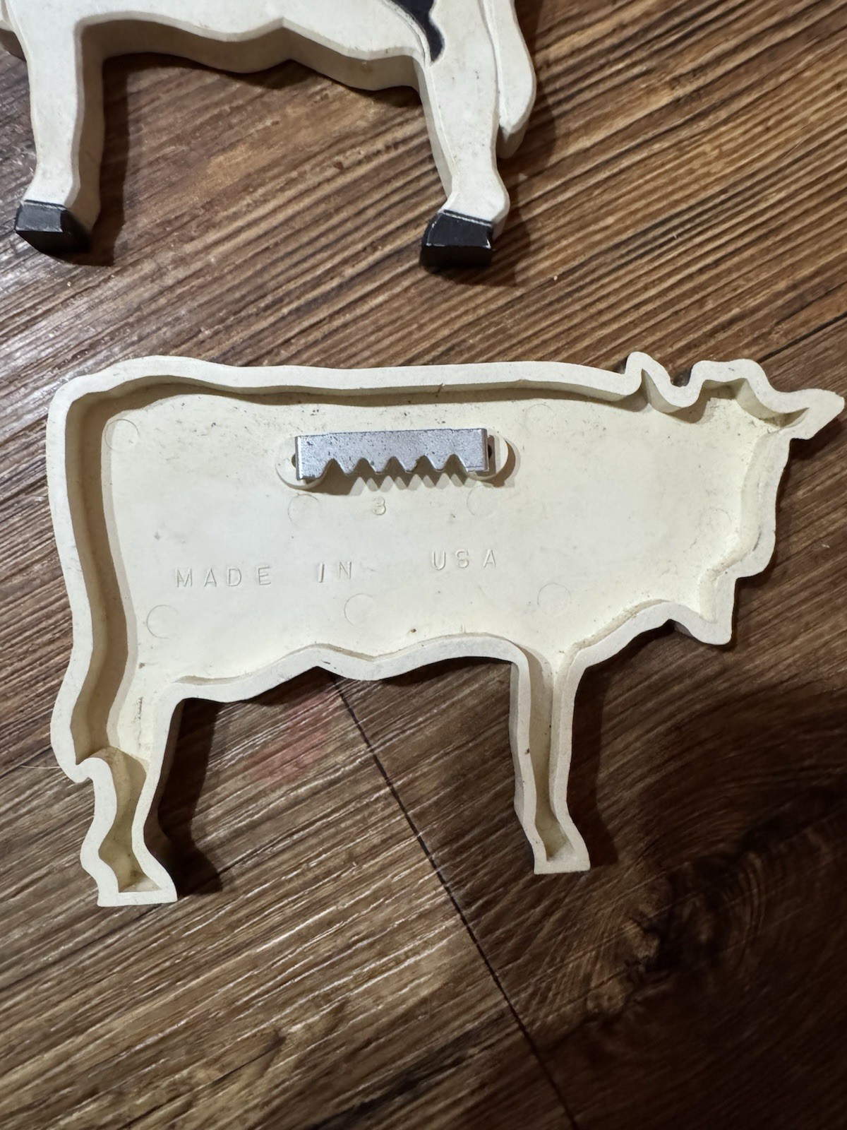 Vintage 90s Cow Wall Decor Plastic Set of 5 Wall Hanging Kitchen Nursery Bow