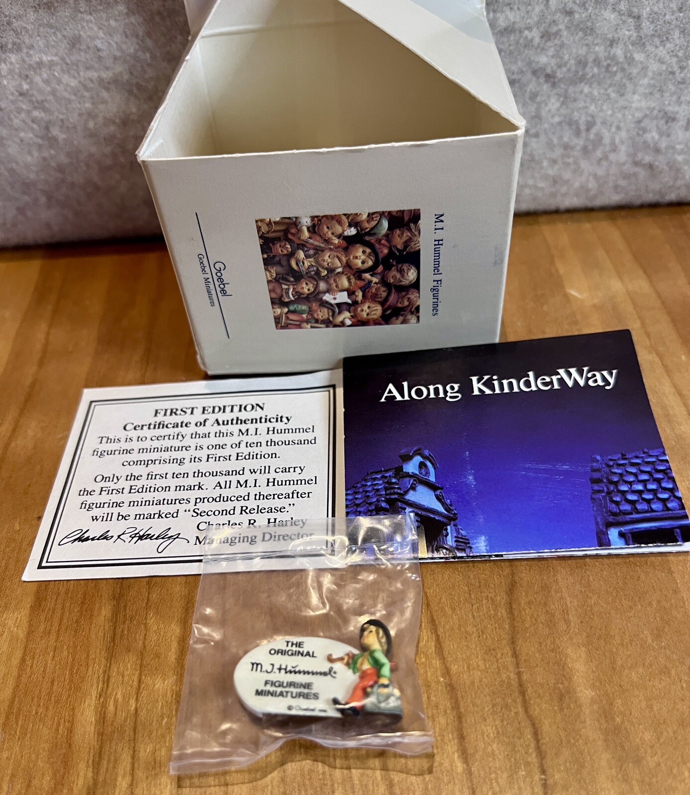 Hummel Miniature Figurine Merry Wanderer Dealer Plaque~280-P Ist Edition NIB