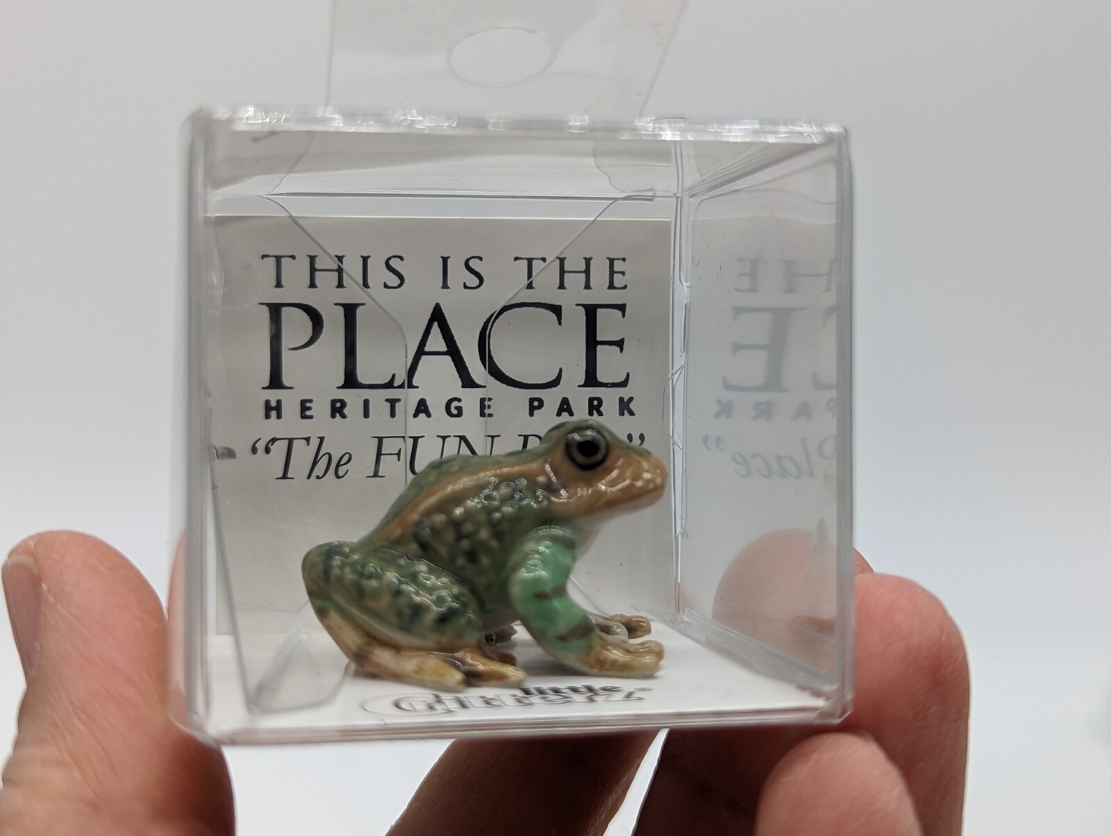 Lot /2 Little Critterz Red-Eyed & Leopard Frogs Hand-Painted Porcelain Mini Figs
