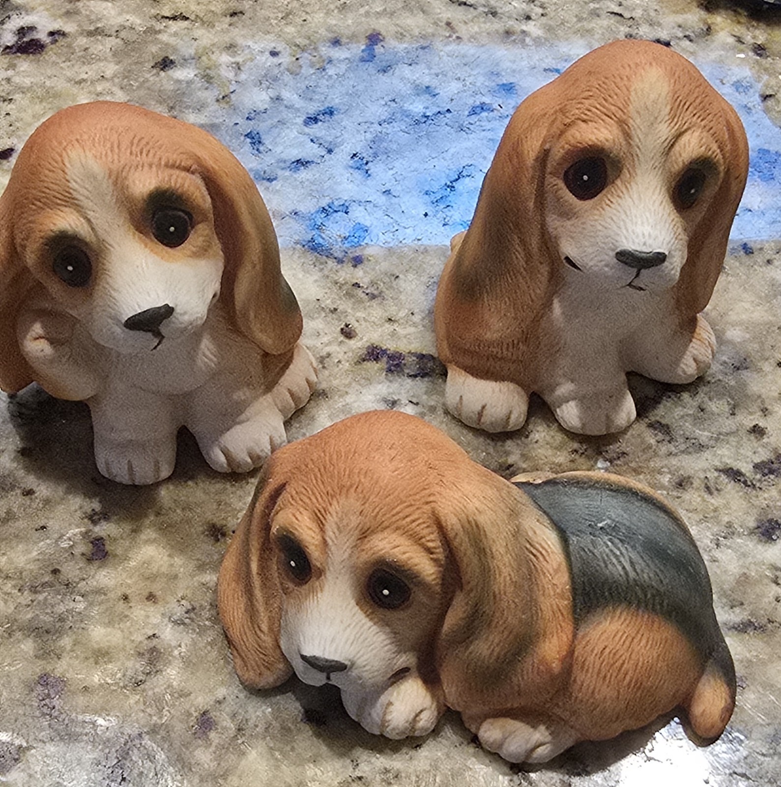 3″ Dogs Home Interiors Homco 1407 Bassett Hound Puppy Dog Figurines Set of 3