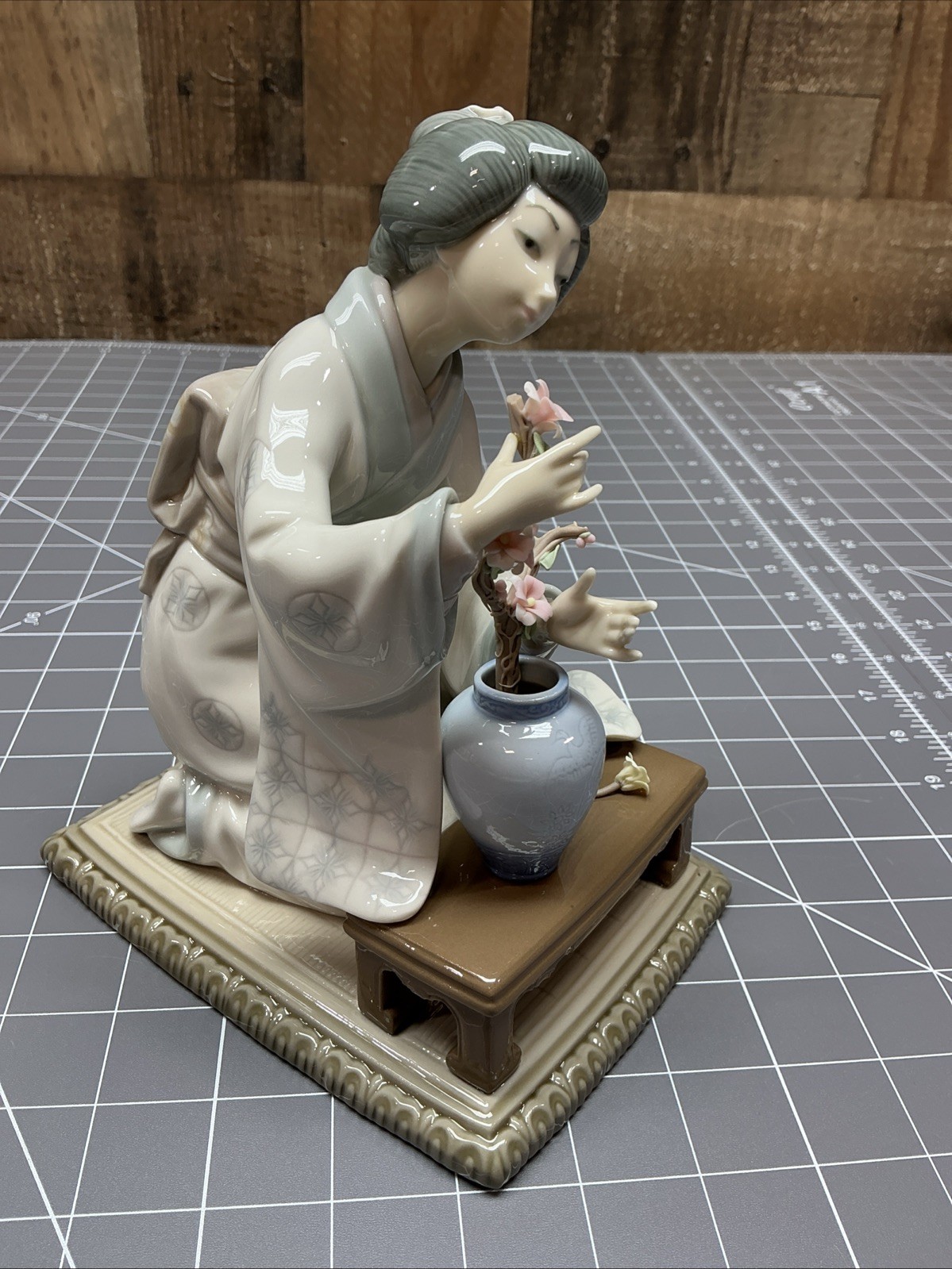 Lladro Japanese Geisha Flower Arranger Porcelain Figurine 4840 Glaze Excellent!