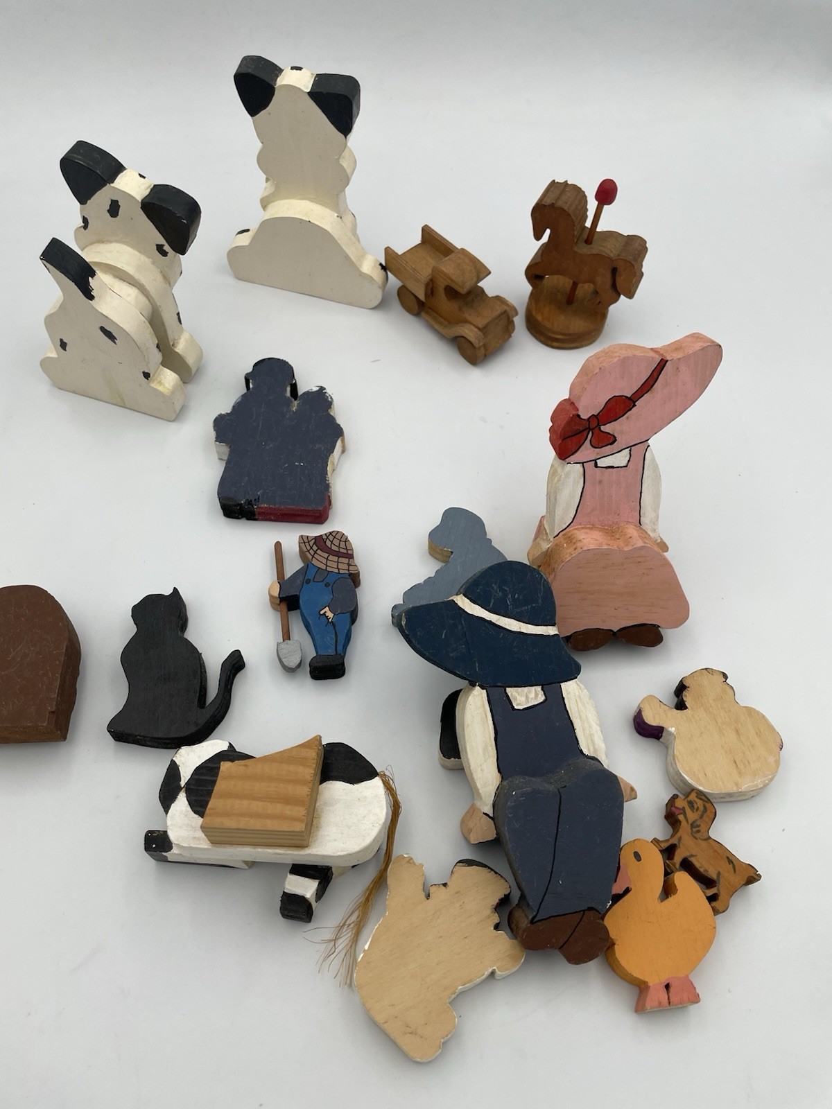 Vintage Amish Wooden Figures Primitive Folk Art Hand Painted Animals Unique T4