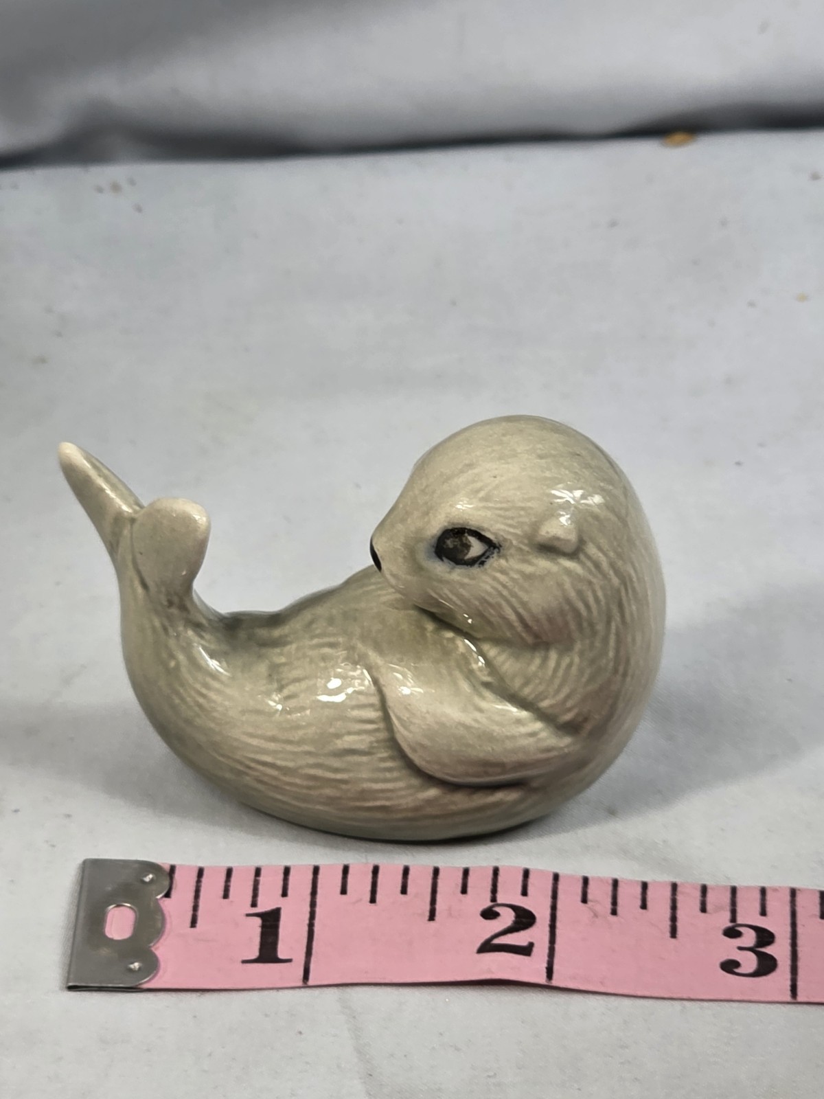 VTG MCM Glazed Sea Otter Ceramic Figurine Light Gray Detailed Textured Fur. 137