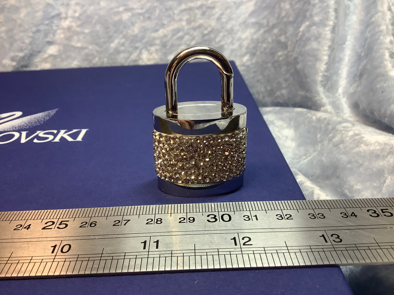 Swarovski Philips Active Crystal ‘lock out’ USB memory key 909823 867000030735