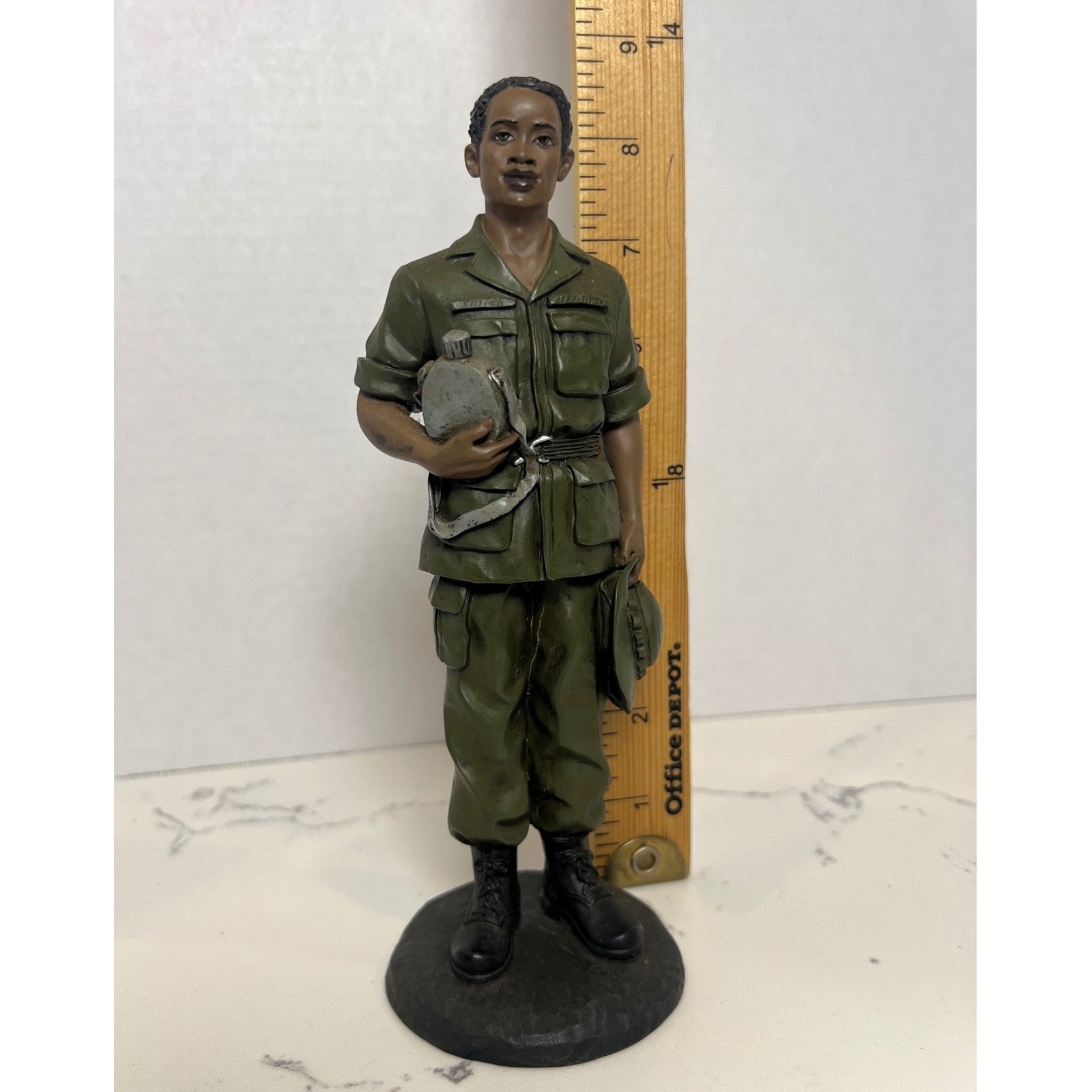 OUTI US Army Soldier Sculpture Military Figurine Holding Canteen/ Boonie Hat 8″