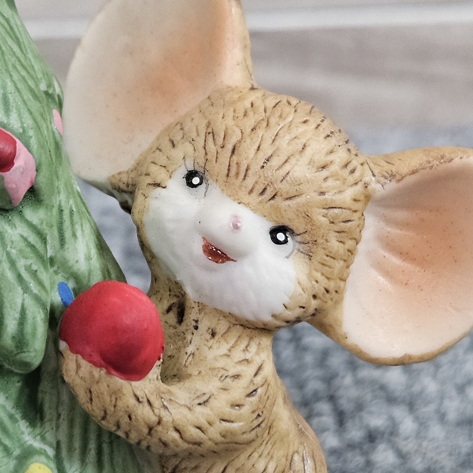 Homco 8905 Christmas Mouse Decorating Tree Figurine Holiday Vintage