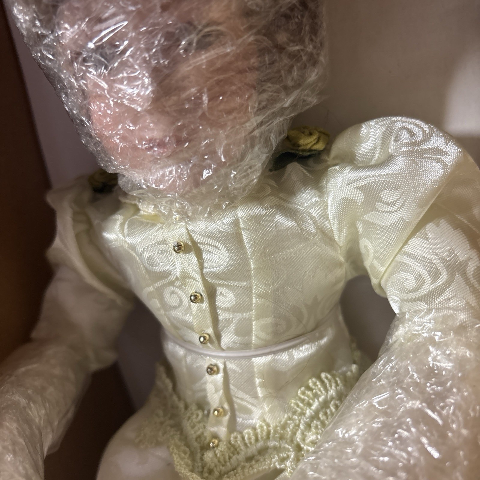 VINTAGE Heritage Signature Collection Porcelain Doll Emma 13″ NEW IN BOX #12370