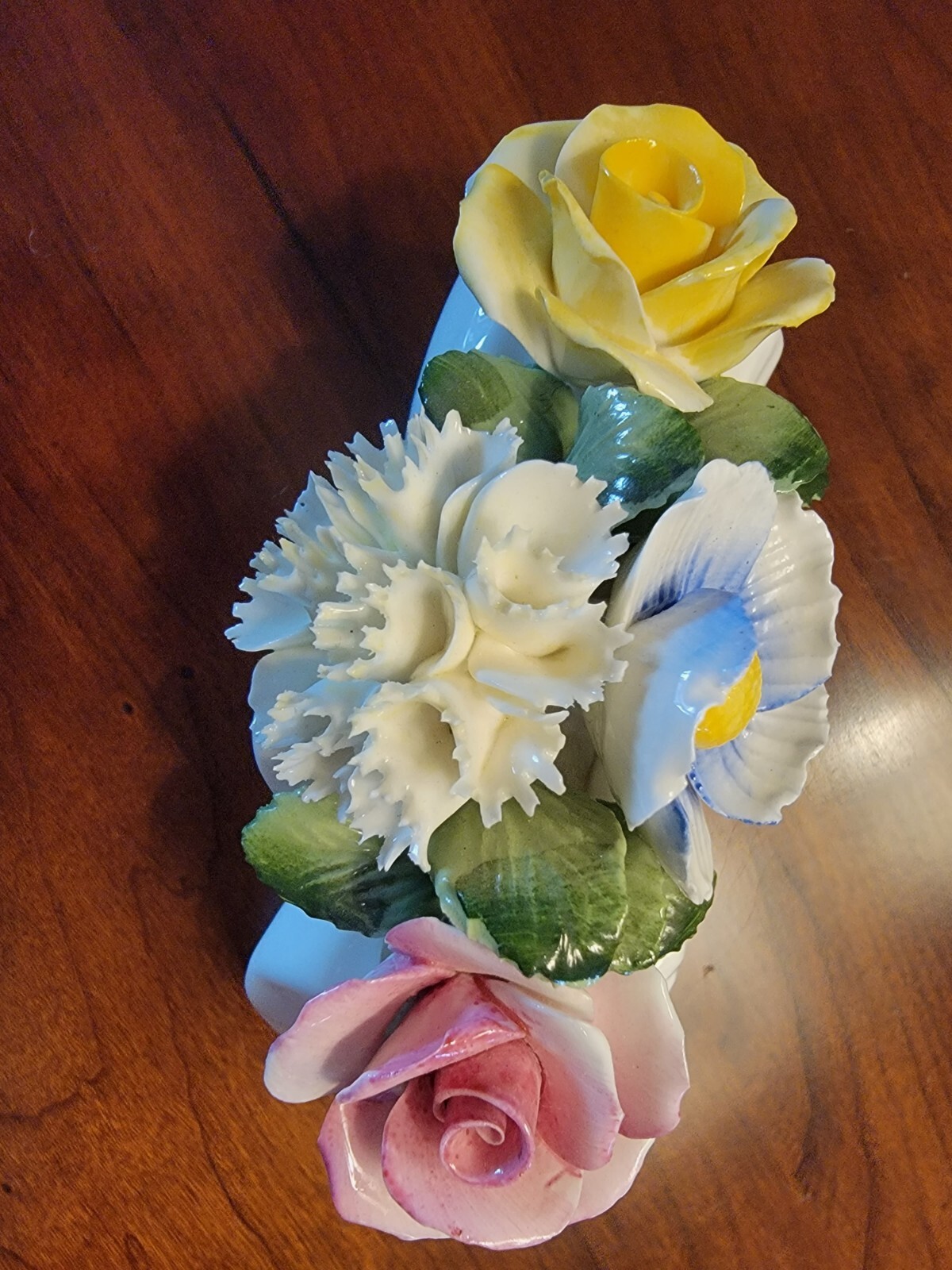 Healacraft, MINT Condition Bone China Log/w Flowers. Flawless and beautiful