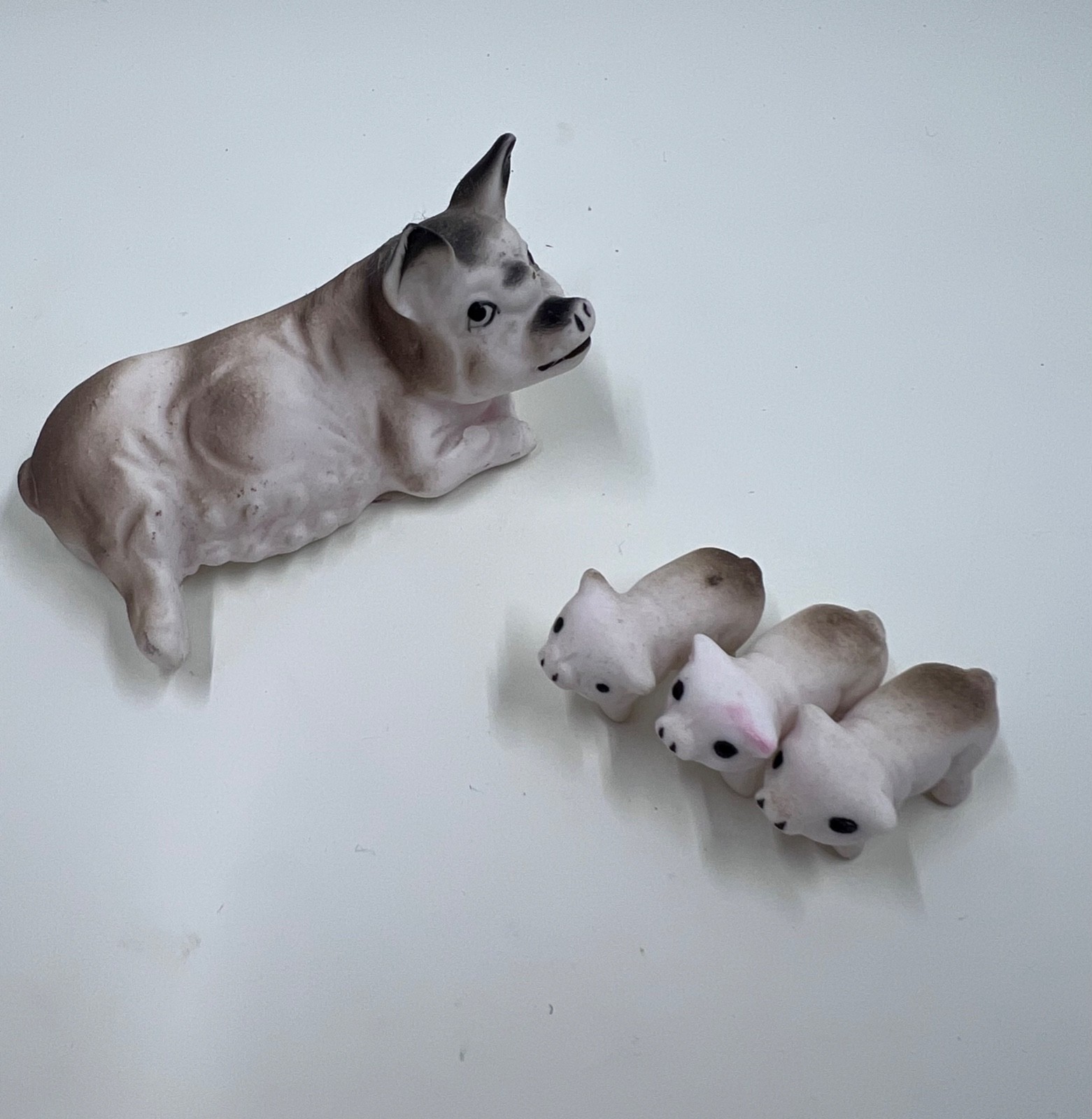 VTG Bone China Miniature Mother Pig Sow with 3 Piglets – Good Condition