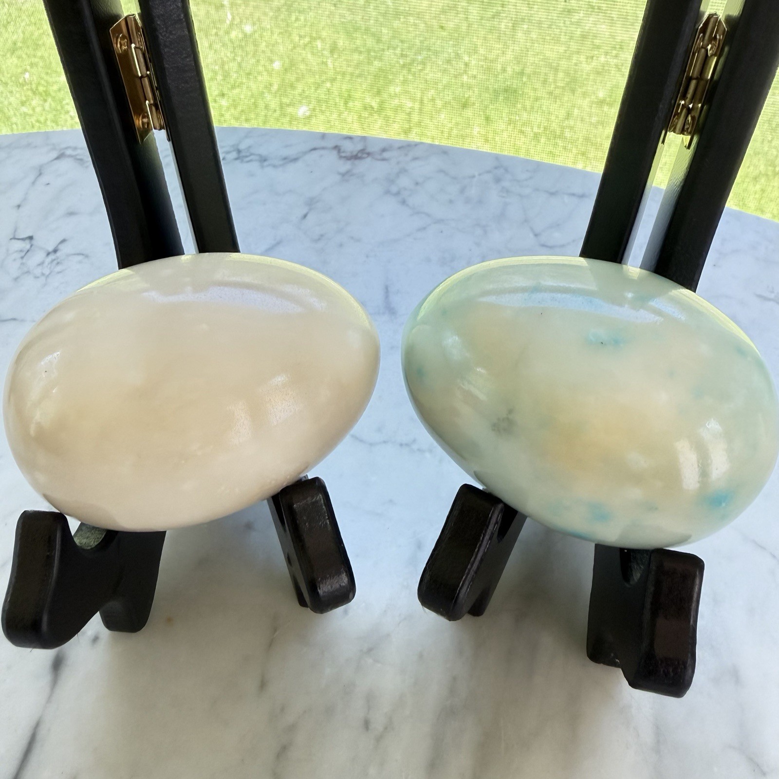 Pair Of VTG Mid-Century Polished Alabaster Stone Eggs (3″ 9oz) Blue Cream