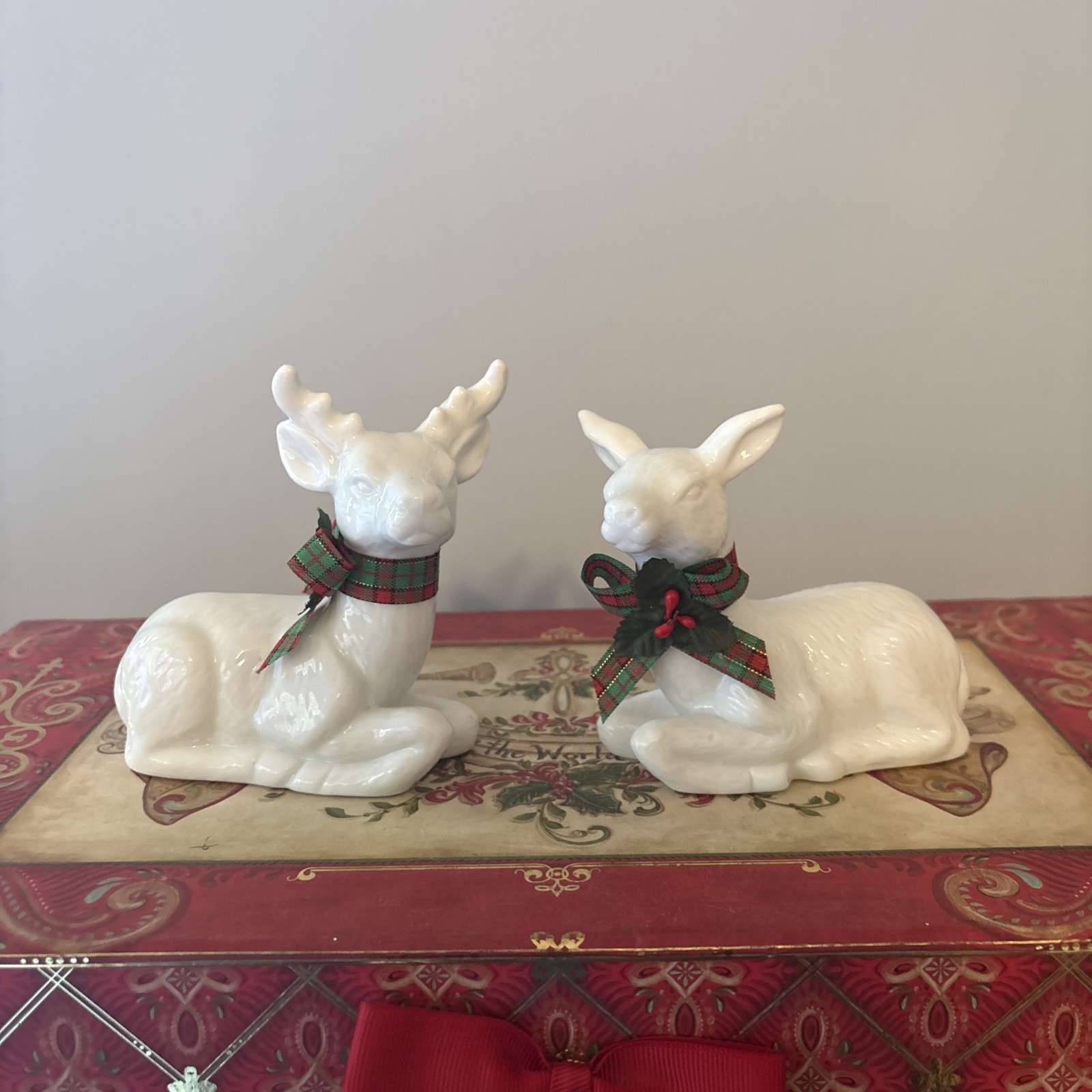 Set Of White Porcelain Deer With Holiday Bows 4×3.5 In