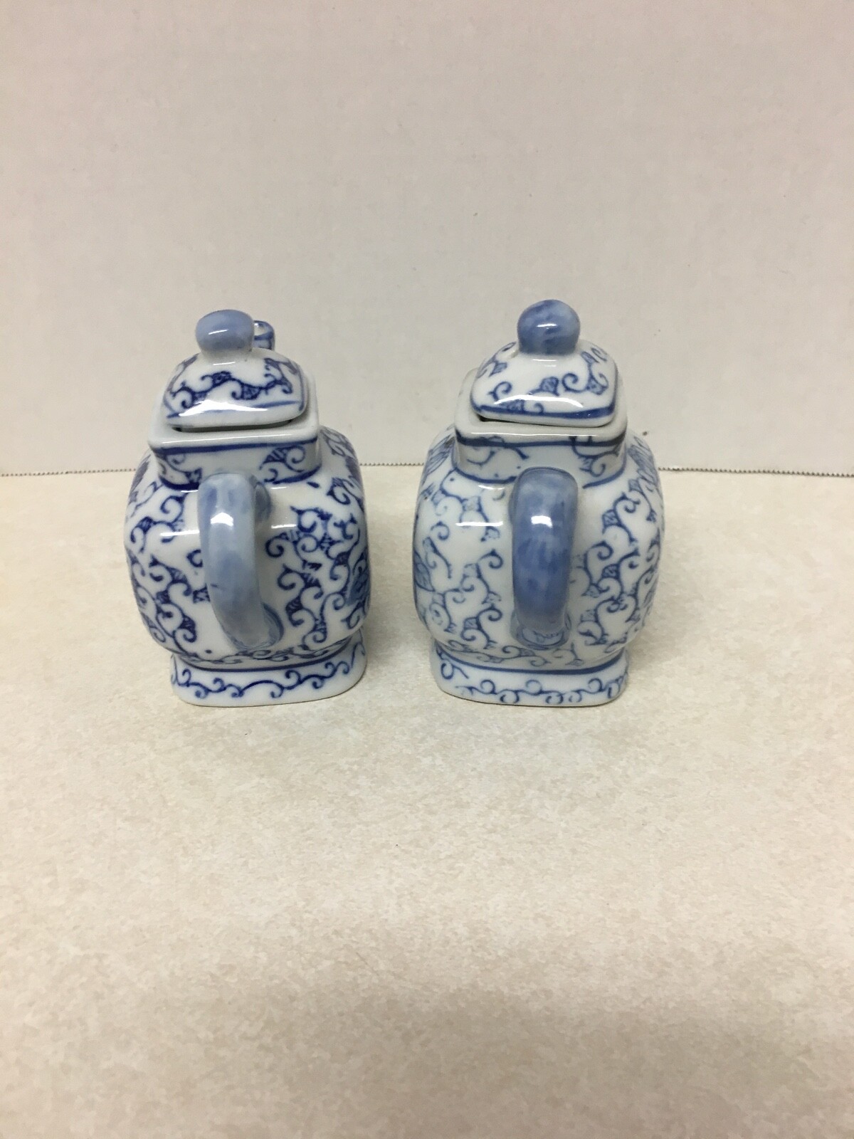 Set Of 2 Minitature Porcelian Oriental Teapots Blue Floral