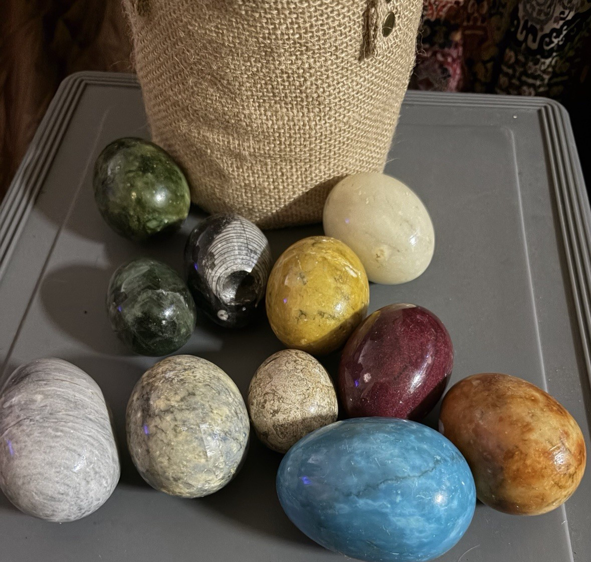 Lot of 11 Vtg Hand Carved Alabaster Marble Eggs Easter Colors 2-2.5″ w basket