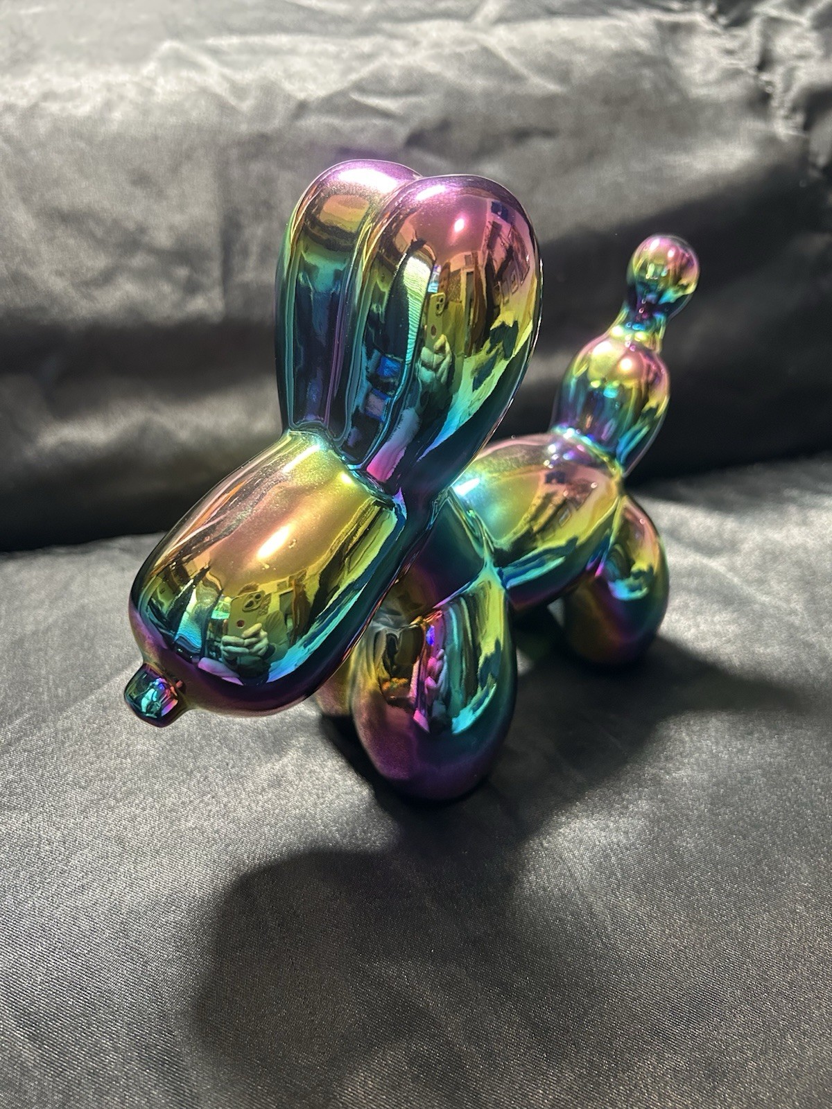 Iridescent Balloon Dog Sculpture – Modern Rainbow Chrome Decor Statue