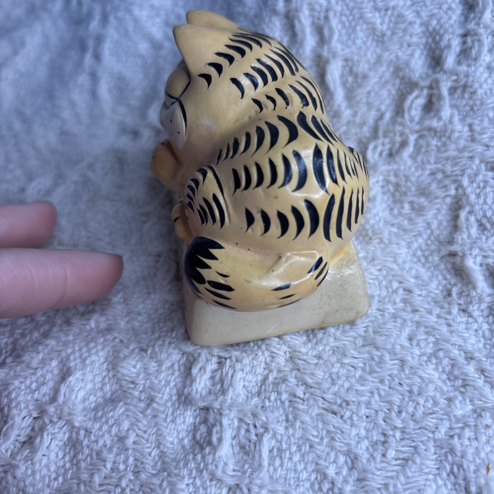 Vintage Enesco Garfield Ceramic Figurine Eat Sleep 1981 Glossy Cartoon Art