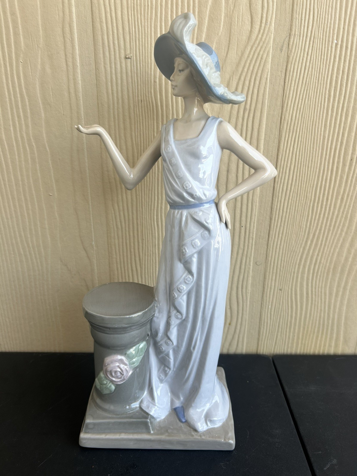 Vintage Nadal Porcelain Figurine Elegant Lady Leaning On Column Spain- AS IS