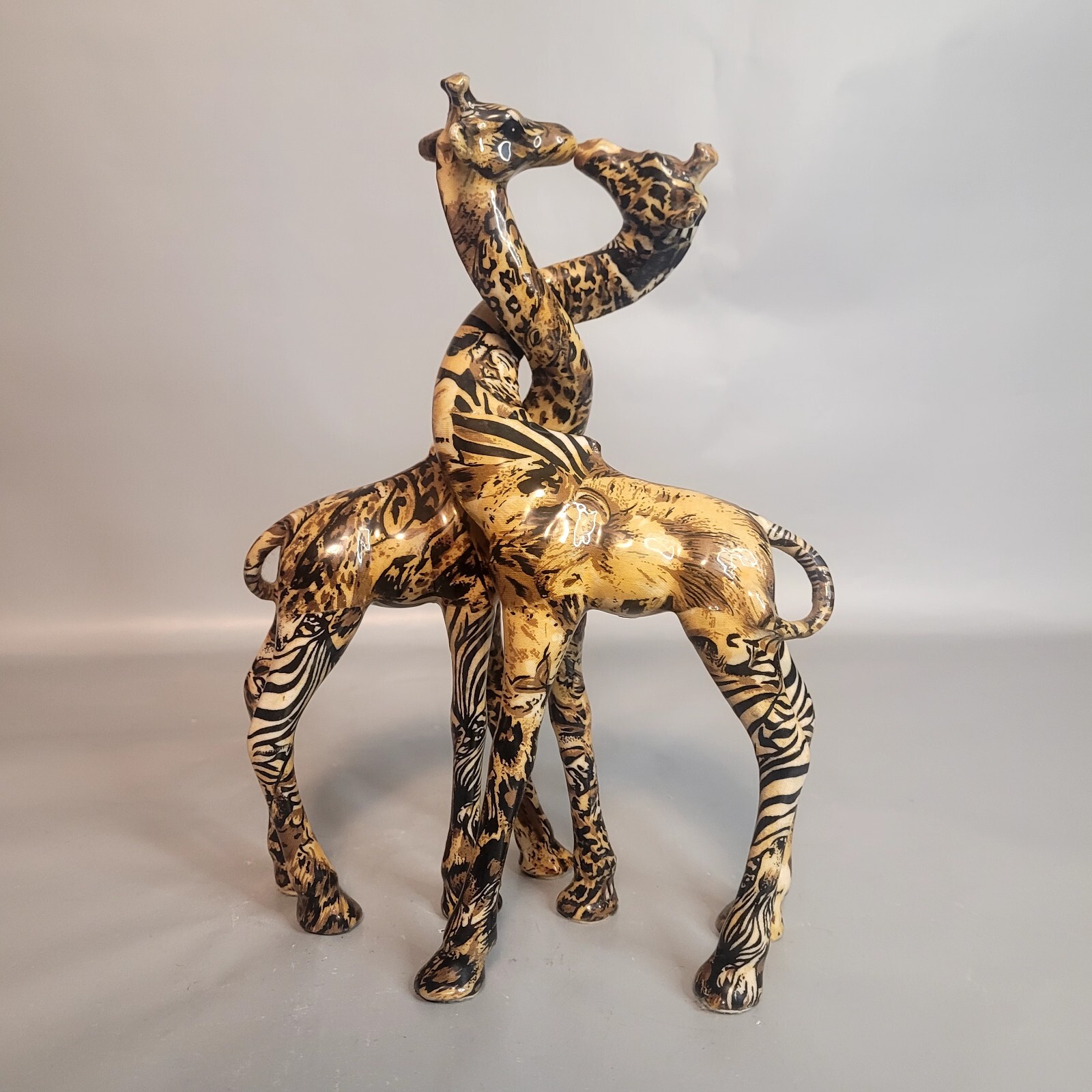 Kissing Giraffes Figurine Entwined Animal Print Sculpture Pair La Vie Safari