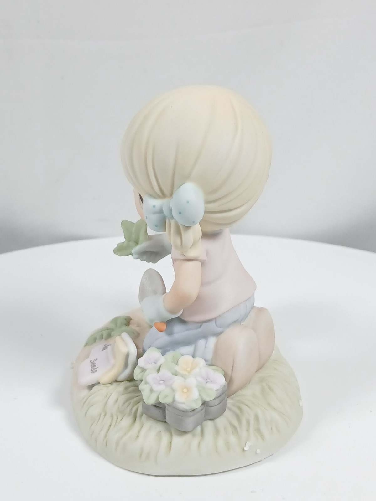 Precious Moments Figurine 2008 Membership – Garden Till Your Hearts Content