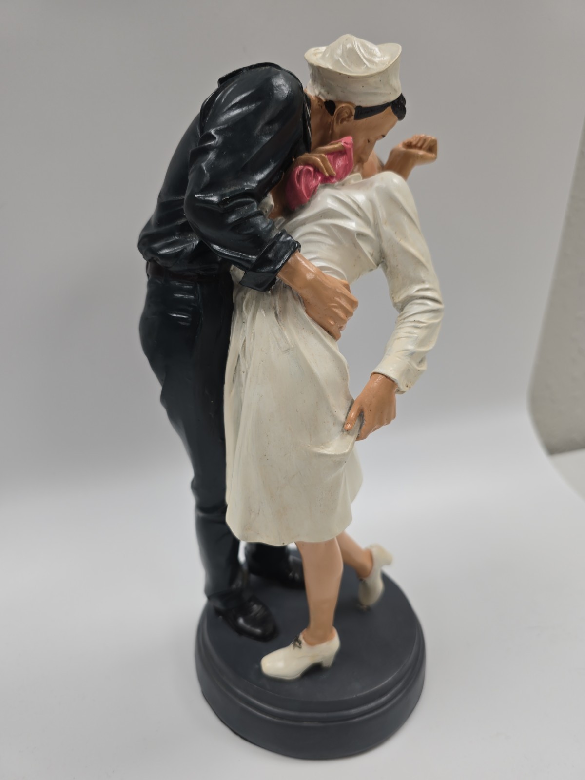 World War 2 Victory At Times Square The Kiss Navy Sailor With Nurse Statue 12″