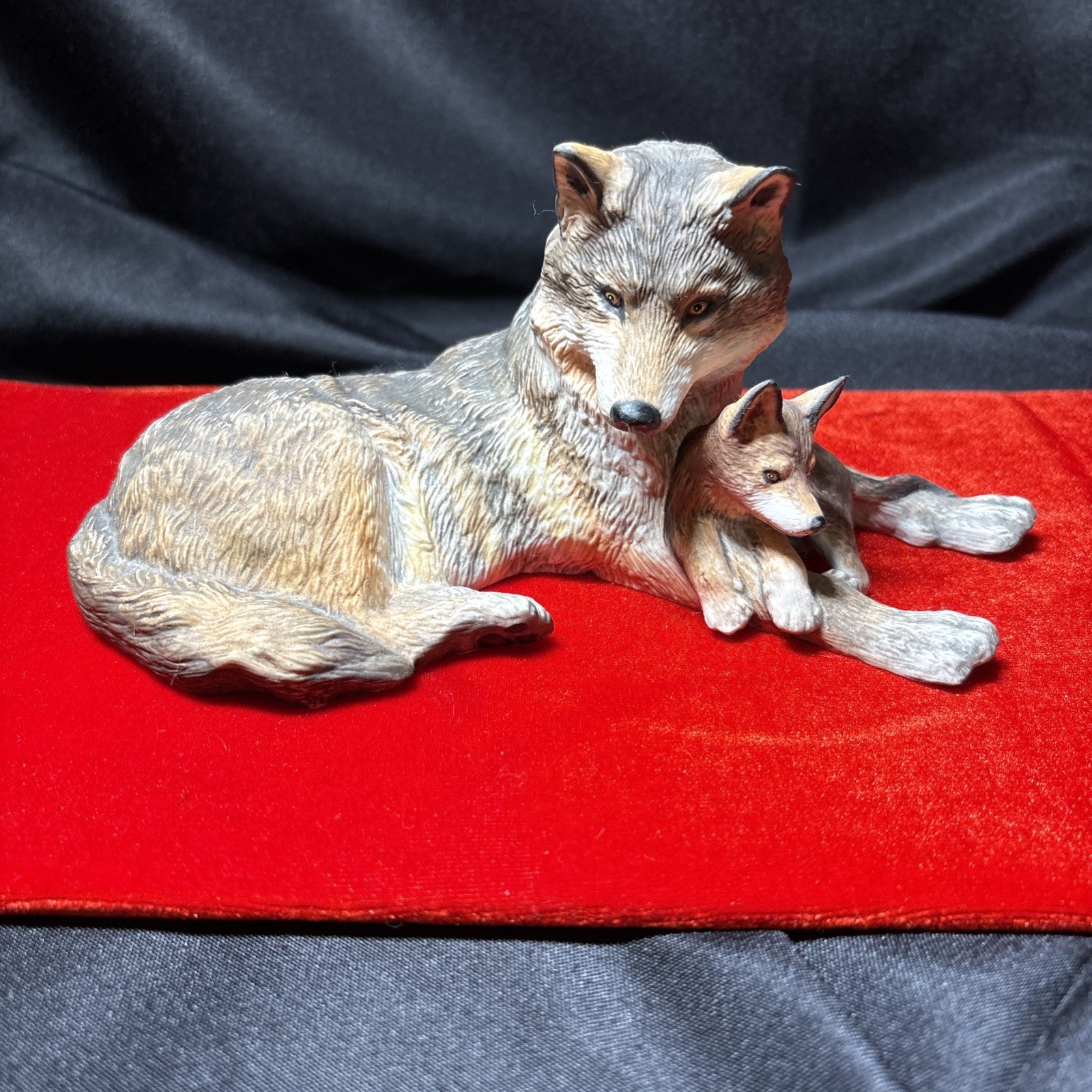 NAT’L WILDLIFE FEDERATION WOODLAND REPOSE NICHOLAS WILSON 1985 MOMMA WOLF W/CUB