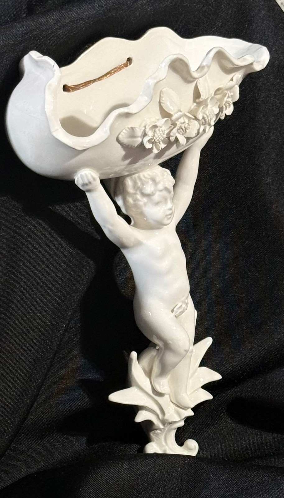 Ardalt White Porcelain Cherub Holding Shell Bowl Wall Pocket Planter 10″