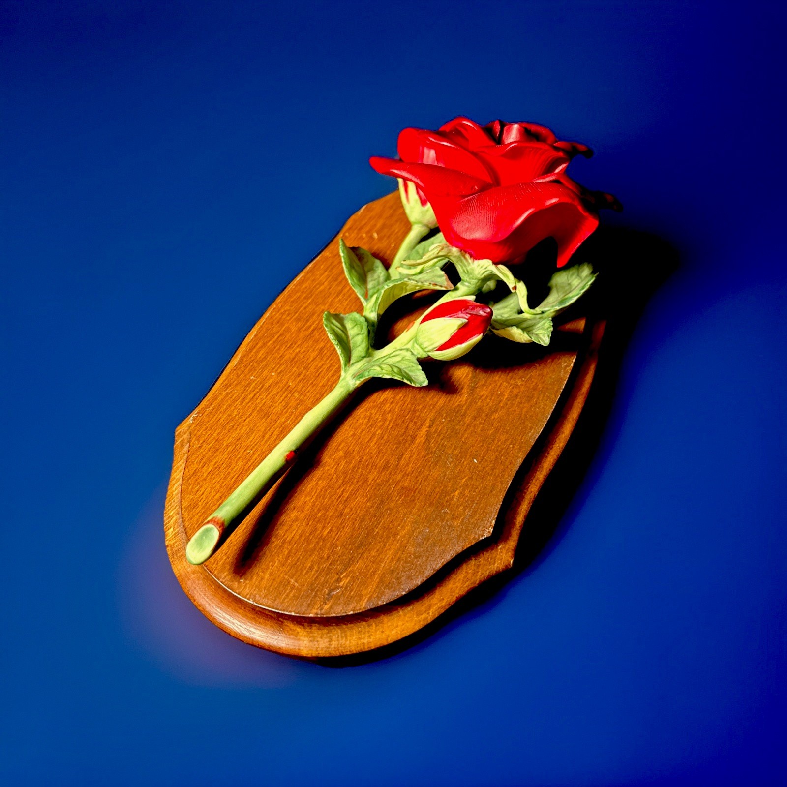 HOMCO Masterpiece Collection Red Rose on Wooden Base Mizuno Bone China Flower