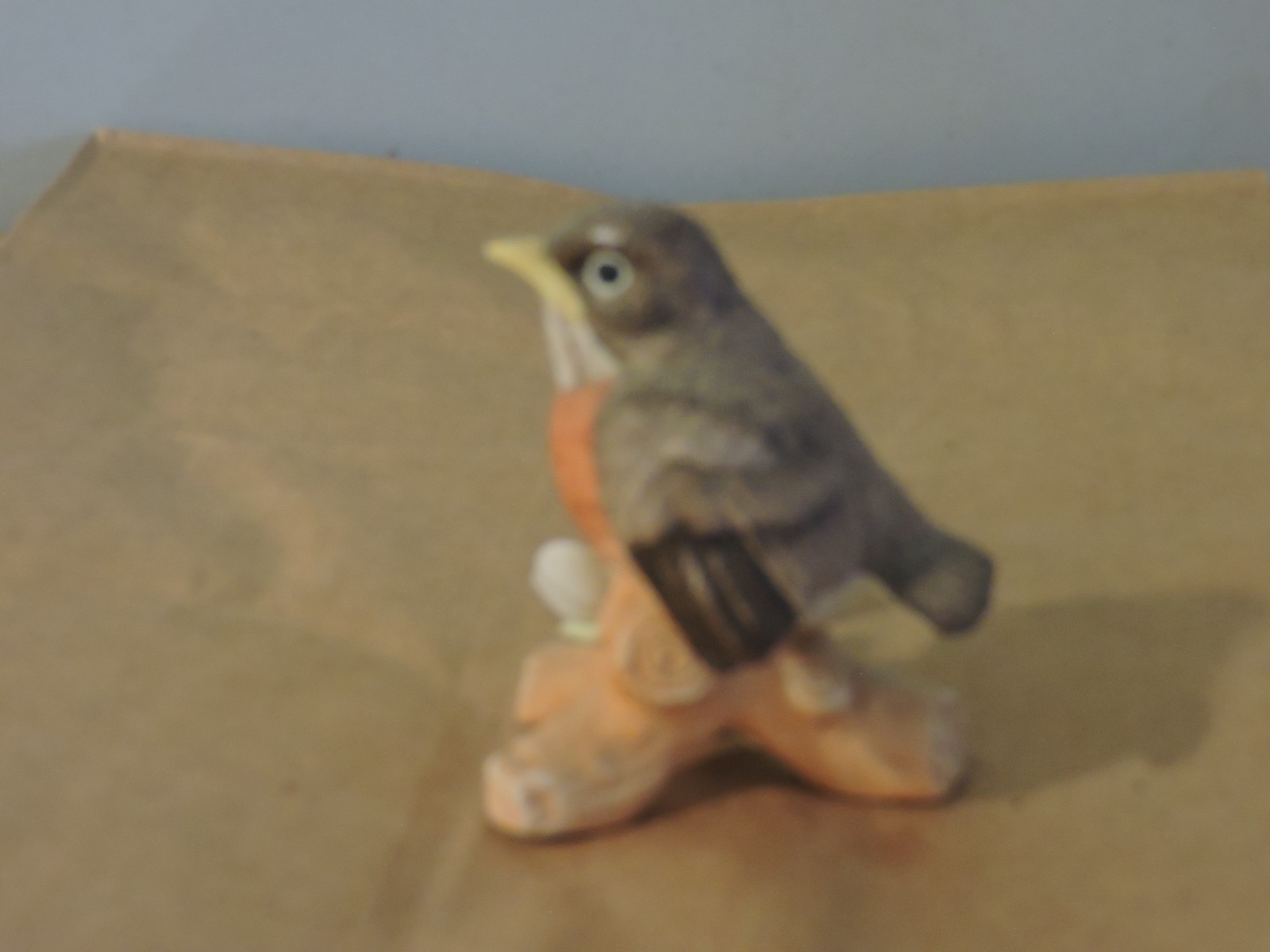 Lefton Porcelain Bisque Hand Painted Robin Bird Figurine (06881) Japan 3.5″