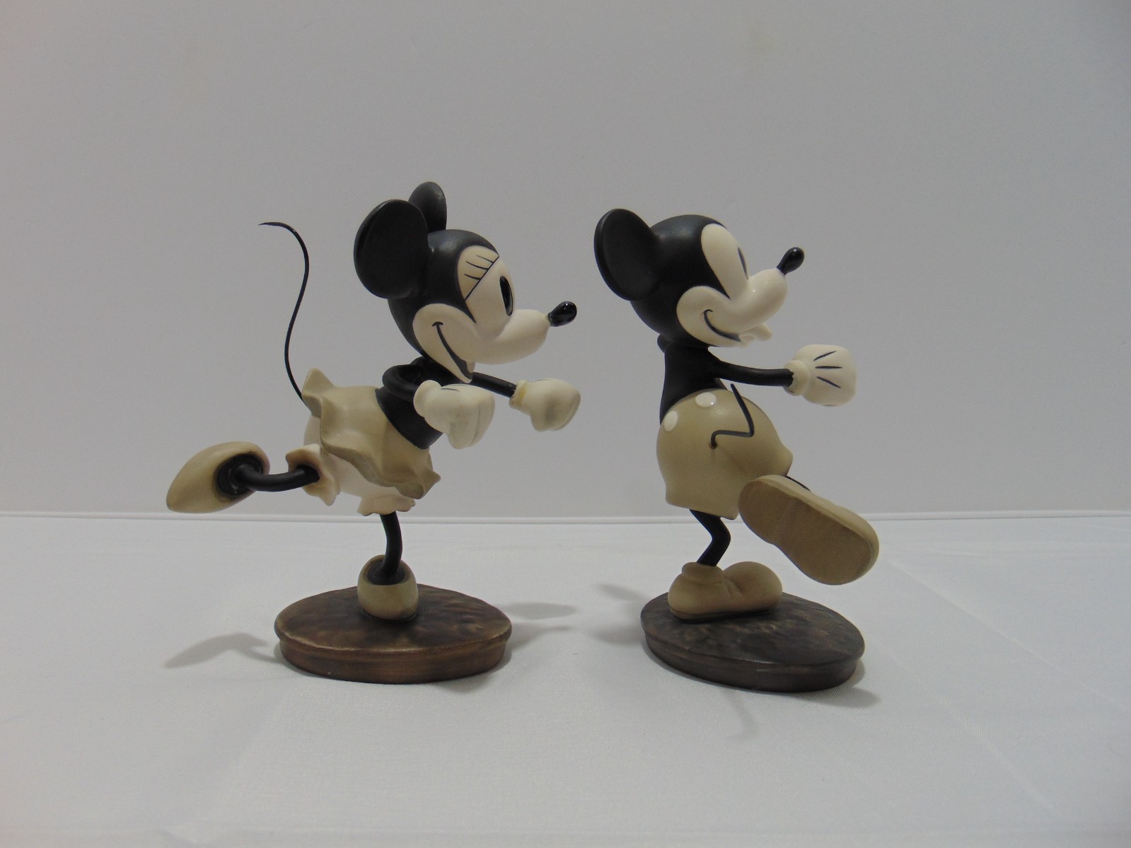 Walt Disney Classics The Delivery Boy Black & White Minnie And Mickey COA MIB